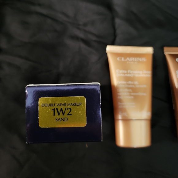 Estee Lauder Double Wear Makeup and Clarins Extra-Firming Jour Set - Picture 3 of 5